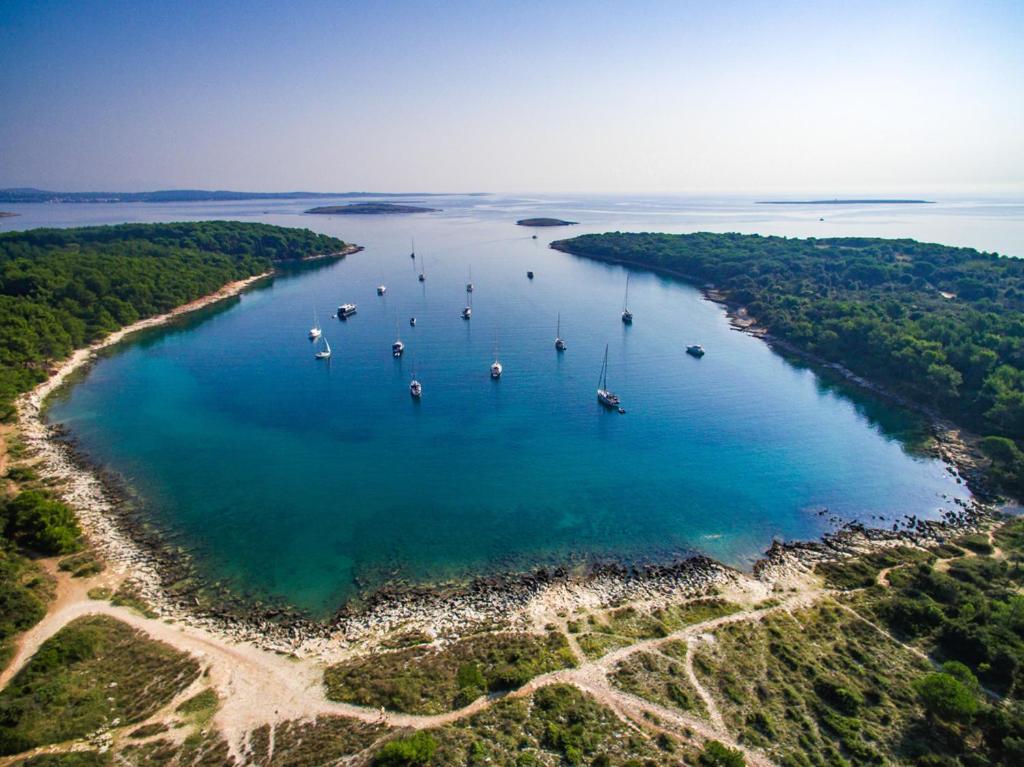 Apartman Yacht Медулин Экстерьер фото